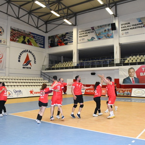 3. Geleneksel Aile Voleybol Turnuvamızı Coşkulu Finalle Tamamlandık - fotoğraf 7