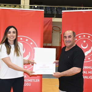 3. Geleneksel Aile Voleybol Turnuvamızı Coşkulu Finalle Tamamlandık - fotoğraf 23