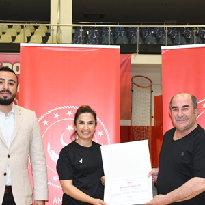 3. Geleneksel Aile Voleybol Turnuvamızı Coşkulu Finalle Tamamlandık - fotoğraf 28