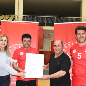 3. Geleneksel Aile Voleybol Turnuvamızı Coşkulu Finalle Tamamlandık - fotoğraf 16