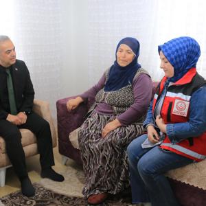 İL MÜDÜRÜMÜZ ÖMER FARUK ERGÜN ŞEHİT ANNESİNE ANNELER GÜNÜ ZİYARETİNDE BULUNDU - fotoğraf 3