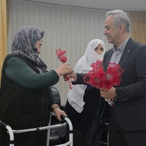 ÖMER FARUK ERGÜN’DEN KIYMETLİ ÇINARLARIMIZA ANNELER GÜNÜ ZİYARETİ - fotoğraf 2