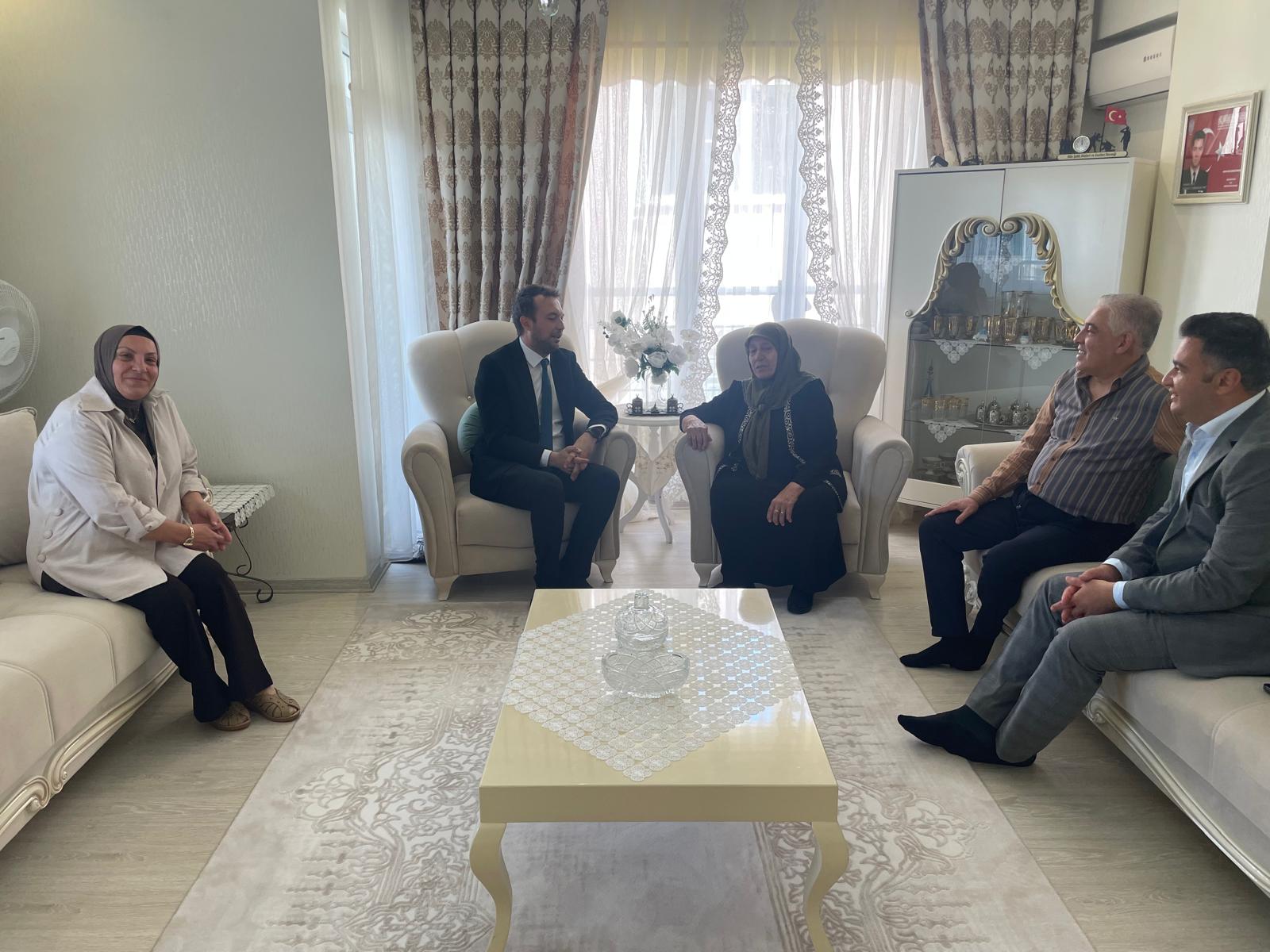 İl Müdürlüğümüzden Şehit Annesine Anlamlı Anneler Günü Ziyareti