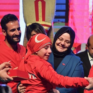 Bakan Selçuk, 3 Aralık Dünya Engelliler Günü’nde Engelliler İle Bir Araya Geldi - fotoğraf 4