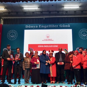 Bakan Selçuk, 3 Aralık Dünya Engelliler Günü’nde Engelliler İle Bir Araya Geldi - fotoğraf 2