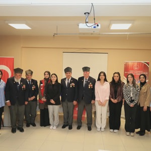 Vatan Ve Kahramanlık Buluşmaları Etkinliği Kapsamında, Gazilerimiz Erzincan Terzibaba KYK Kız Yurdu Öğrencileriyle Bir Araya Geldiler. - fotoğraf 2