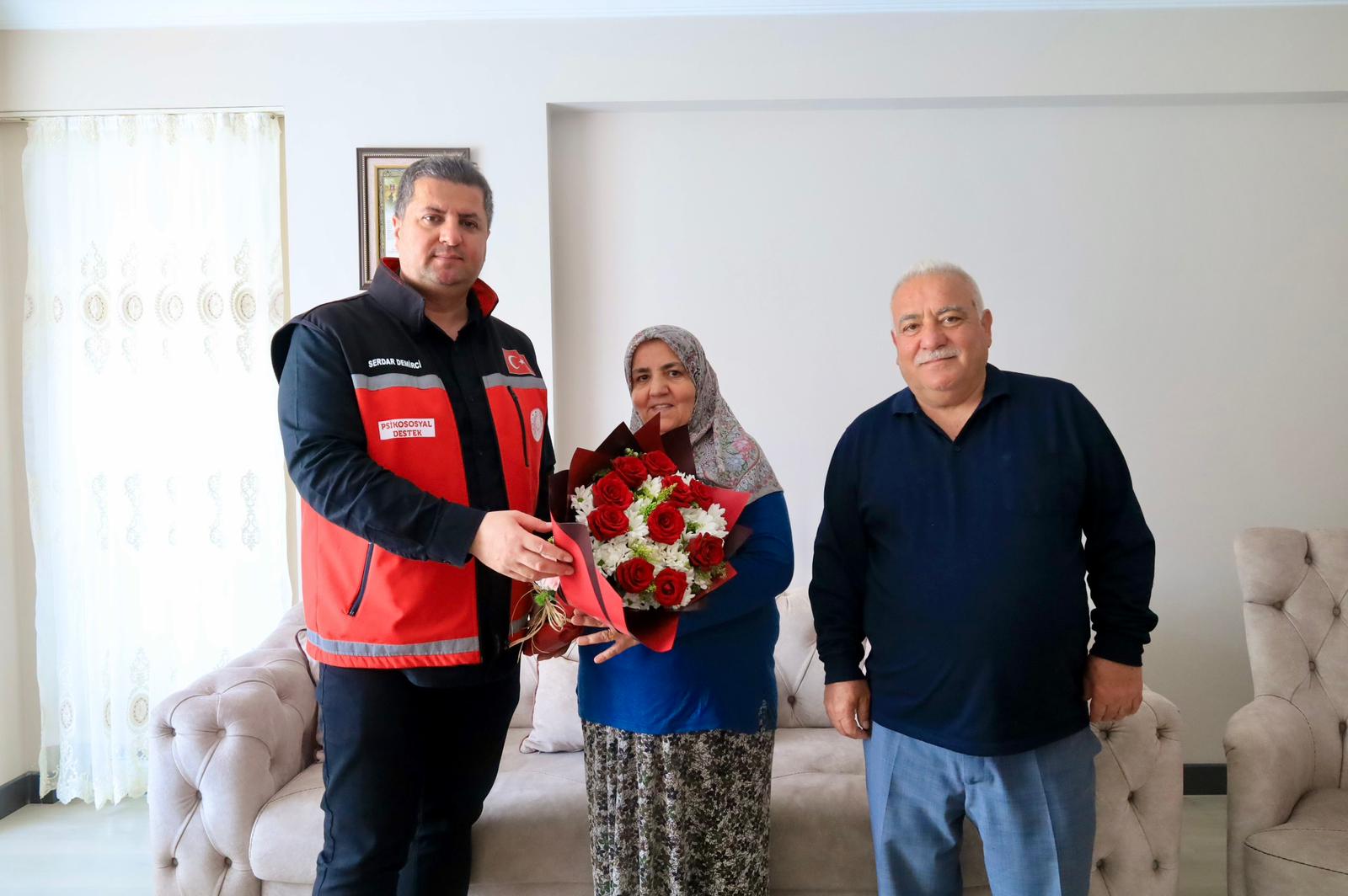 Anneler Gününde Kahraman Şehidimiz Fırat Kılıç’ın Bizlere Emaneti Olan Kıymetli Ailesi Ve Değerli Annesini, İl Müdürümüz Sayın Serdar Demirci Ziyaret Etti