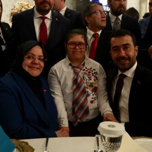 Bakan Selçuk, AK Parti Ankara İl Başkanlığı Engelliler Koordinasyon Merkezi tarafından düzenlenen "Engelsiz Türkiye" programına katıldı - fotoğraf 2
