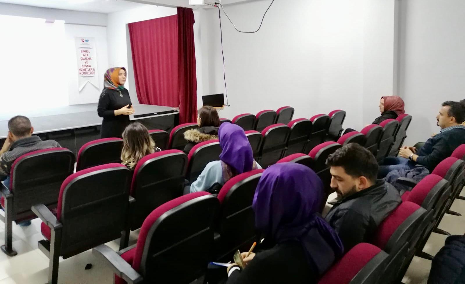 Bingöl Harikalar Diyarı Kreş ve Gündüz Bakımevi Öğretmen Ve Velilerine “Çocuklarda İstendik Davranış Geliştirme Yöntemleri” Semineri Verildi