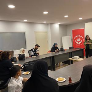 Aile Okulu Projesi Kapsamında “Bilinçli Medya Kullanımı” Eğitimi Düzenlendi. - fotoğraf 3