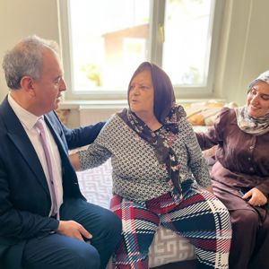 Anneler Günü vesilesiyle aziz şehidimiz Mehmet Dönder’in kıymetli annesi Nurten Dönder’i Ziyaret edildi - fotoğraf 1