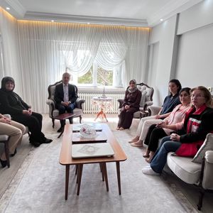 Anneler Günü vesilesiyle aziz şehidimiz İbrahim Çelikbaş’ın kıymetli annesini Aysun Çelikbaş’ı ziyaret edildi - fotoğraf 1