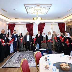 Anneler Günü’nde Şehit Annelerine Vefa - fotoğraf 1