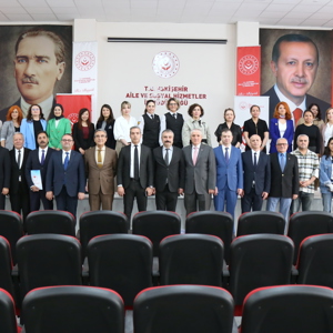 Ailenin Korunması ve Güçlendirilmesi İl Eylem Planı İzleme ve Değerlendirme Toplantısı - fotoğraf 8