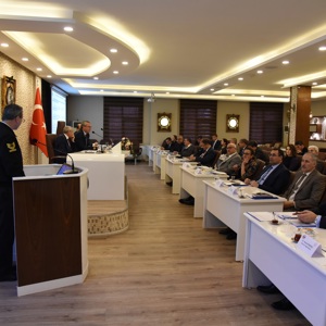 Kadına Yönelik Şiddetle Mücadele Koordinasyon Toplantısı, Vali Deniz Başkanlığında Yapıldı - fotoğraf 6