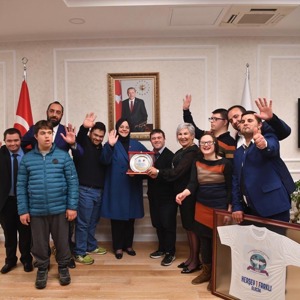 Bakan Selçuk Down Sendromlu Çocuklar İle Bir Araya Geldi - fotoğraf 1