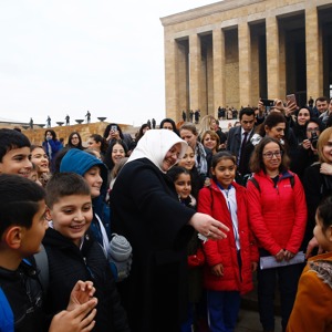 Bakan Selçuk, Türk Kadınına Seçme ve Seçilme Hakkı Verilişinin Yıl Dönümünde Anıtkabir'i Ziyaret Etti - fotoğraf 8