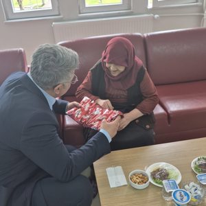 Hürmet Makamı’nın Sahibi Büyüklerimiz İçin Anlamlı Doğum Günü Buluşması - fotoğraf 2
