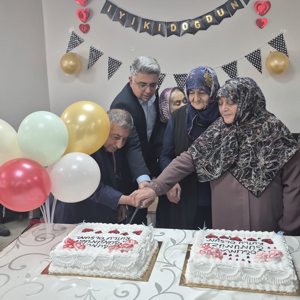 Hürmet Makamı’nın Sahibi Büyüklerimiz İçin Anlamlı Doğum Günü Buluşması - fotoğraf 3