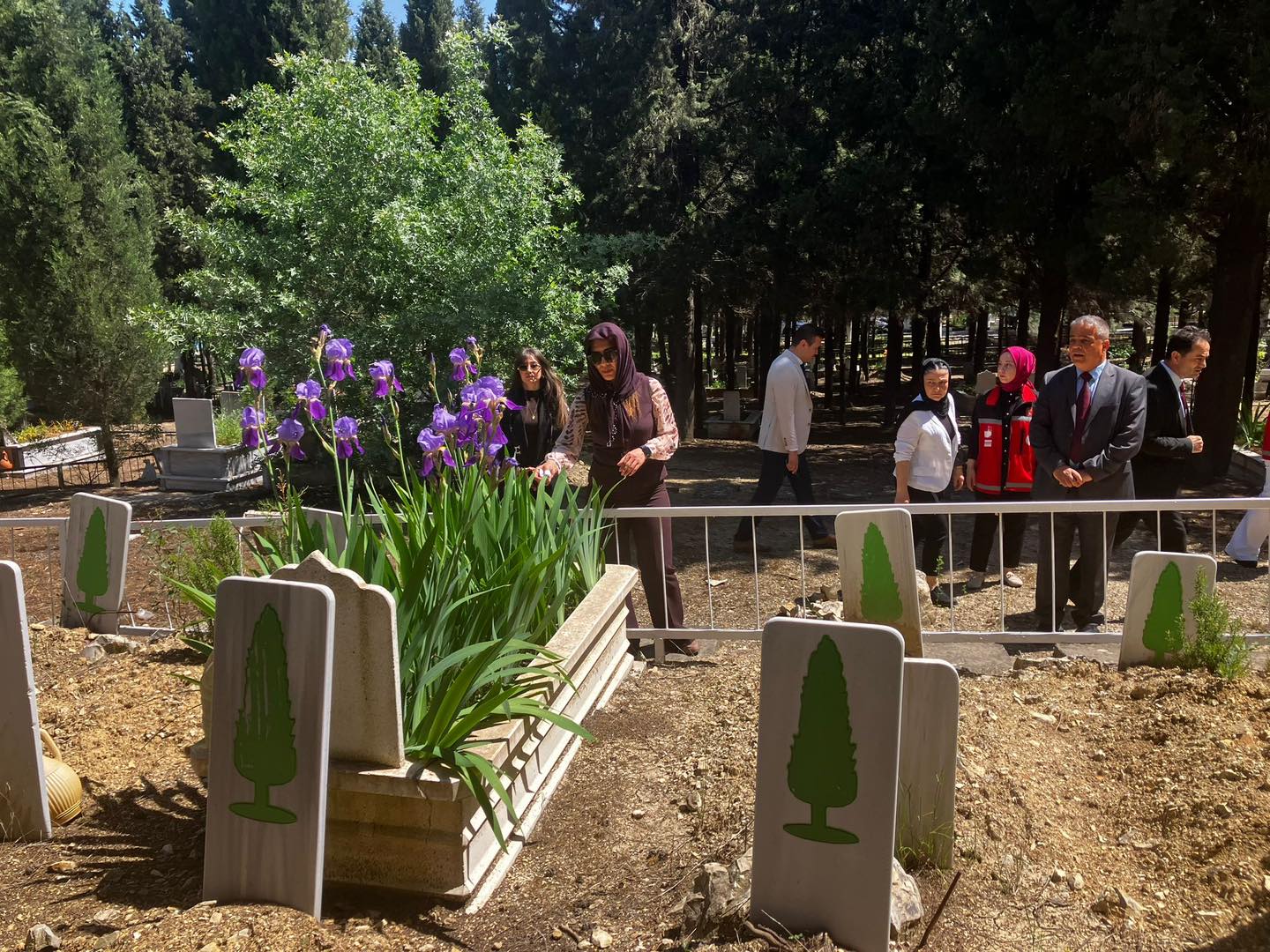 Maden Şehitlerini Anma Programı Sonrası Huzurevi Kabristanı Ziyaret Edildi