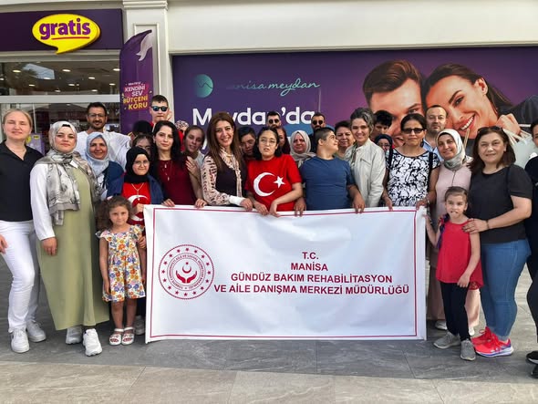 Engelliler Haftası Kapsamında Dans Gösterisi ve El Emeği Sergisi Düzenlendi