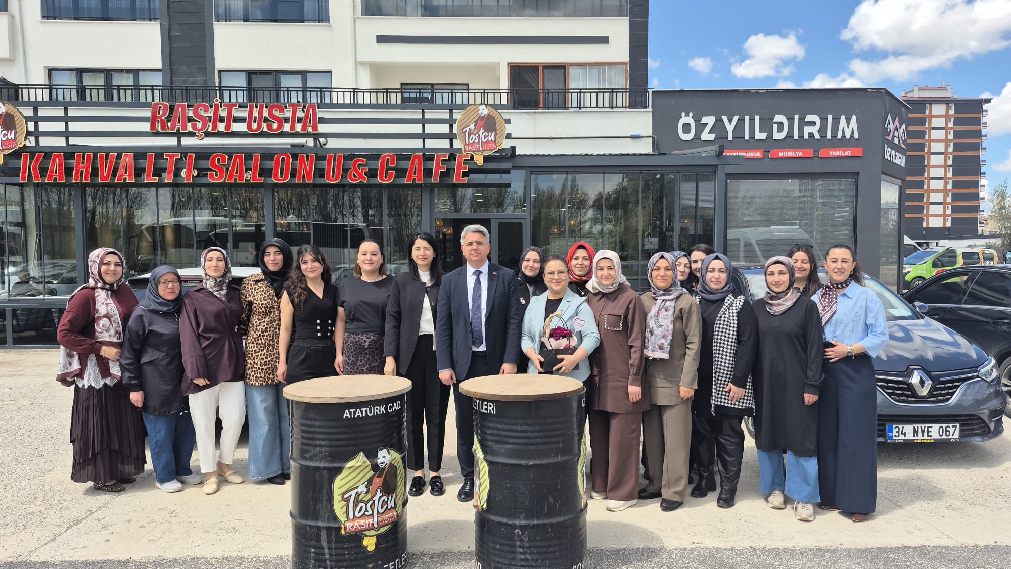 Kadın Konuk Evi Personeliyle Anneler Günü Buluşması