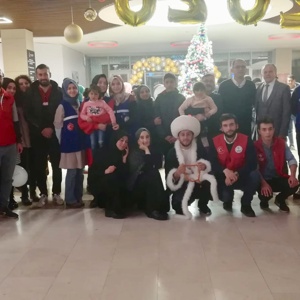 18 Aralık Uluslararası Göçmenler Günü'nü Türk ve Yabancı Uyruklu Çocuklar Geleneksel Oyunlarla Kutladılar - fotoğraf 1