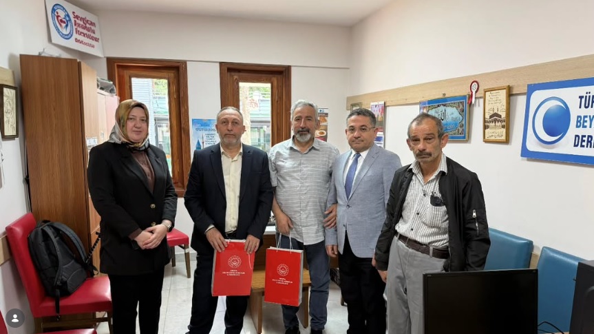 İl Müdürümüz Adem YÜCEL ve İl Müdür Yardımcımız Fatma ÖNGÖR, Beyazay Derneği Amasya Şube Başkanı Prof. Dr. Ünal KURT, Sevgican Anadolu Engelliler Derneği Amasya Şubesi Başkanı İsmail İLMAZ'ı ziyaret etti.