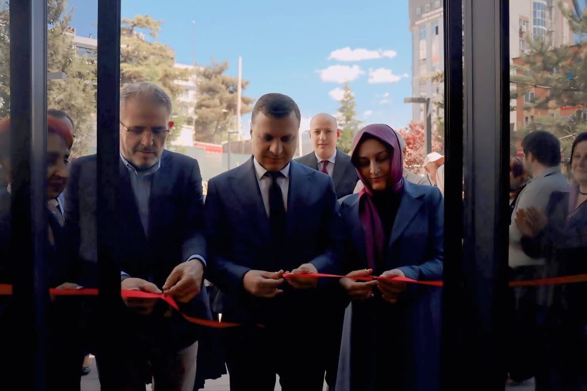 Renklerden Satırlara Anne Şefkati