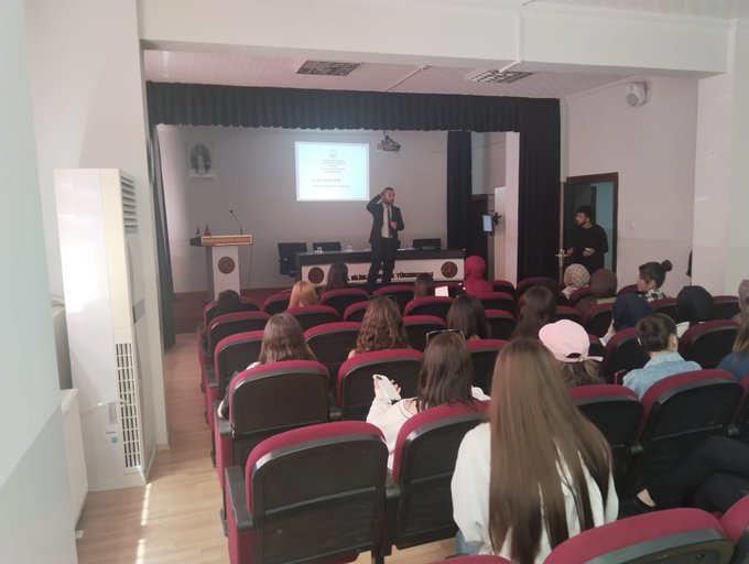 Nevşehir Hacı Bektaş Veli Üniversitesinde Evlilik Öncesi Eğitim Programı Düzenlendi