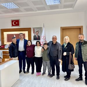 İl Müdürümüz Ali Sait Çeçen ve İl Müdür Yardımcımız Vedat Demirağ, Malatya Down Sendromlular Derneği Başkanı Nursel ile birlikte Down sendromlu bireylerimizi makamında ağırladı. - fotoğraf 2