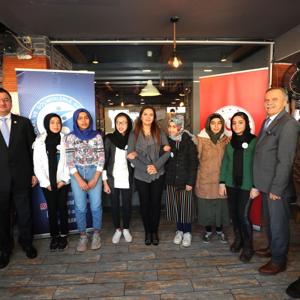 Funda VAROL Hanımefendi, Sosyal Uyum Programı kapsamındaki mülteci çocuklar ve aileleriyle bir araya geldi - fotoğraf 2