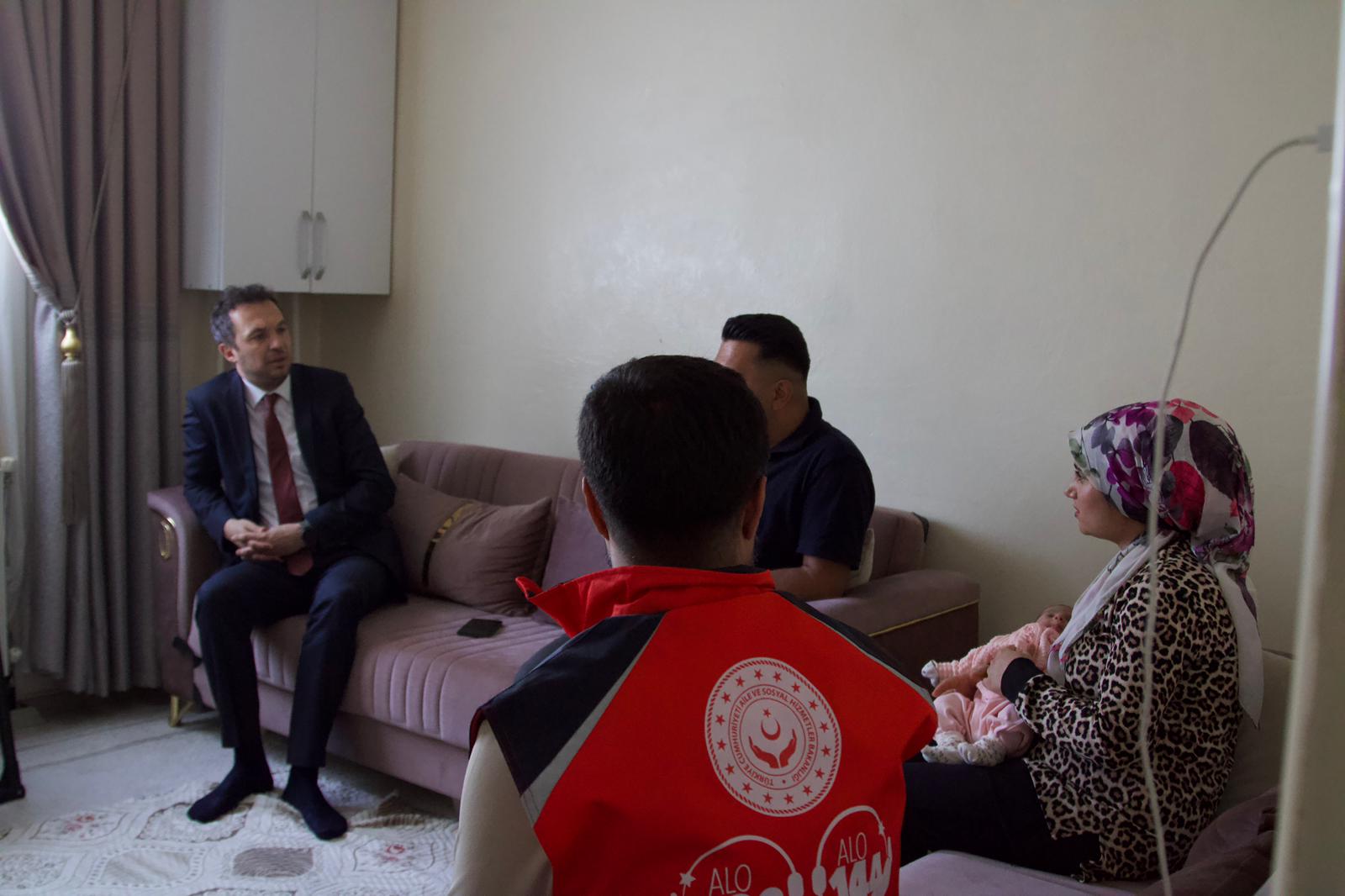 İl Müdürlüğümüzden Yeni Anne-Baba Olan Aileye Tebrik Ziyareti