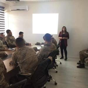 Korkut ve Hasköy ilçelerimizde Jandarma Komutanlıkları personellerine Erken Yaşta ve Zorla Evliliklerle Mücadele konulu eğitim verilmiştir - fotoğraf 1