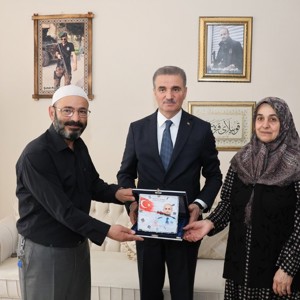 Valimiz Sayın Aydın Baruş riyasetinde Anneler Gününde Ziyaretler Gerçekleştirdik. - fotoğraf 2