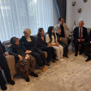 Bakanımız Sayın Mahinur Özdemir Göktaş’tan 4 Kuşağın Bir Arada Yaşadığı Tosuner Ailesine Ziyaret - fotoğraf 4