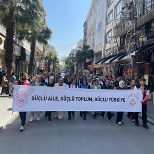 Aile ve Nüfus 10 Yılı Vizyonumuzla 15 Mayıs Aile Gününde “Güçlü Aile, Güçlü Toplum, Güçlü Türkiye” Mesajı Verdik - fotoğraf 1