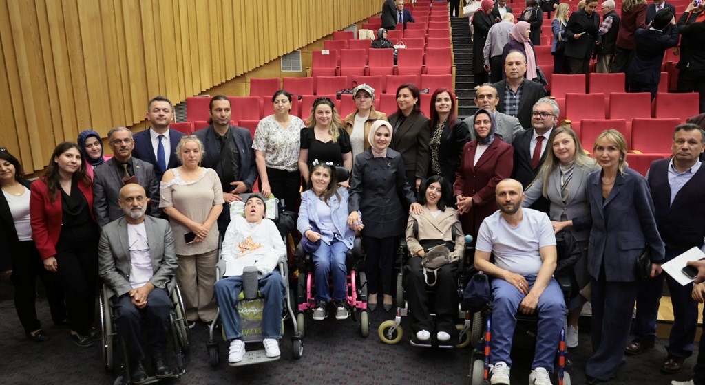 Bakanımız Göktaş "Eğitimde ve Sosyal Hayatta Fırsat Eşitliği: Engelsiz Bir Gelecek" paneline katıldı
