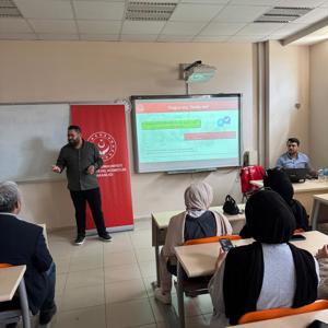 Bitlis Eren Üniversitesinde "Kadına Yönelik Şiddetsiz Yaşam Modüler Seminer Programı"  - fotoğraf 1