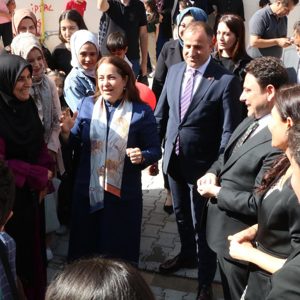 Bakan Yardımcımız Sayın Dr. Sevim SAYIM MADAK ile Bakanlığımızın Katkılarıyla Açılan Robotik Kodlama Merkezi’ni Ziyaret Ettik . - fotoğraf 3