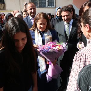 Bakan Yardımcımız Sayın Dr. Sevim SAYIM MADAK ile Bakanlığımızın Katkılarıyla Açılan Robotik Kodlama Merkezi’ni Ziyaret Ettik . - fotoğraf 5