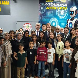 Bakan Yardımcımız Sayın Dr. Sevim SAYIM MADAK ile Bakanlığımızın Katkılarıyla Açılan Robotik Kodlama Merkezi’ni Ziyaret Ettik . - fotoğraf 16