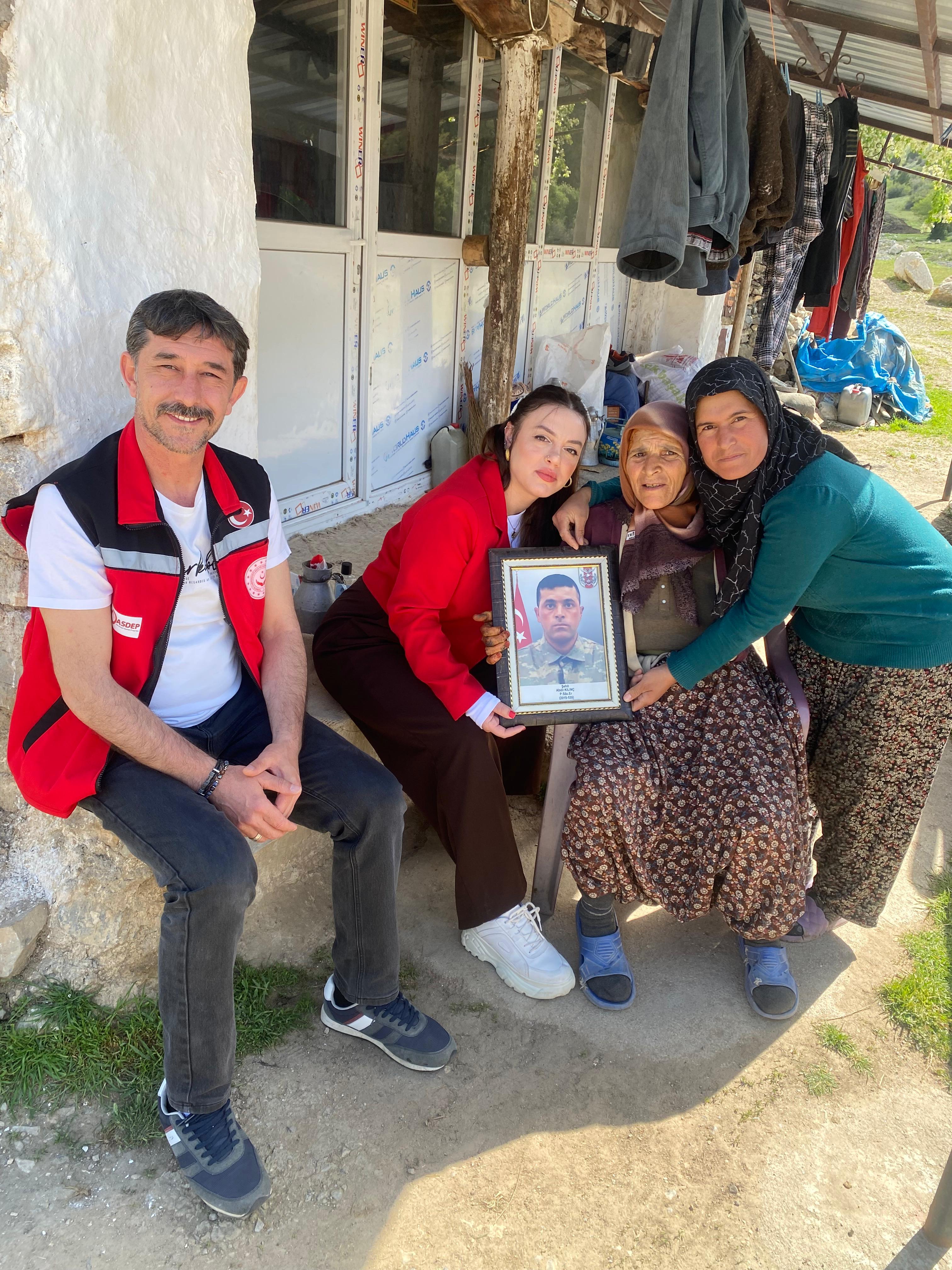 Şehit Yakınlarımıza Vefa Ziyaretlerimiz Sosyal Hizmet Merkezlerimizce Devam Etmektedir.