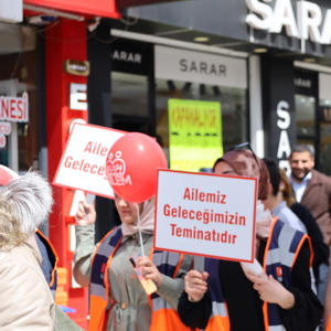 Aile ve Nüfus On Yılı Dolayısıyla Kortej Yürüyüşü Düzenlendi - fotoğraf 5