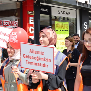 Aile ve Nüfus On Yılı Dolayısıyla Kortej Yürüyüşü Düzenlendi - fotoğraf 6