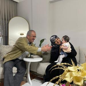 İl Müdürümüz Sayın Bilal Erdoğan ve kıymetli eşi Nihal Erdoğan, Koruyucu Ailemiz AKŞİT Çiftini Ziyaret Etti. - fotoğraf 1