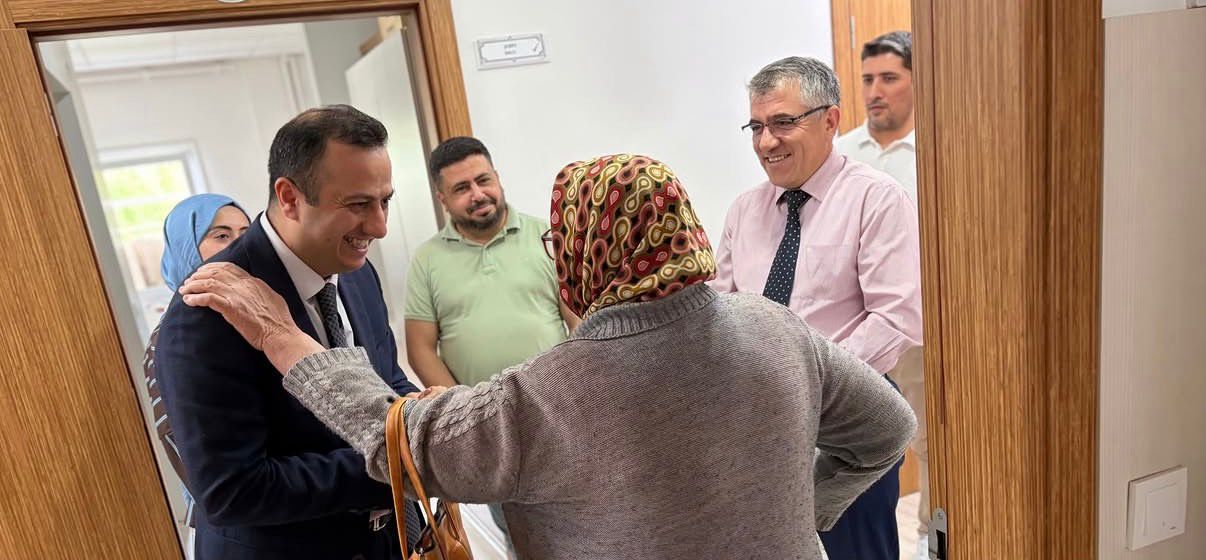 İl Müdürümüz Selim Köse Yalvaç Hasan Emine Büyükkutlu Huzurevimizdeki Sakinlerimiz ve Çalışma Arkadaşlarımızla Bir Araya Geldi