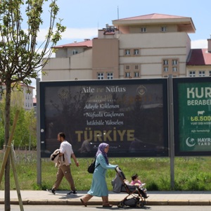 Aile ve Nüfus On Yılı Afişleri - fotoğraf 2