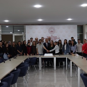 İl Müdürlüğümüz ile birlikte Sosyal Hizmet Merkezi ve Şiddet Önleme ve İzleme Merkezimizde staj programı kapsamında görev alan üniversite öğrencilerimiz için bir veda programı düzenlenmiştir. - fotoğraf 1