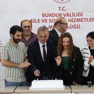 İl Müdürlüğümüz ile birlikte Sosyal Hizmet Merkezi ve Şiddet Önleme ve İzleme Merkezimizde staj programı kapsamında görev alan üniversite öğrencilerimiz için bir veda programı düzenlenmiştir. - fotoğraf 2
